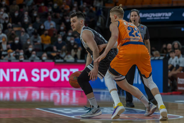 依然充满希 依然充满希