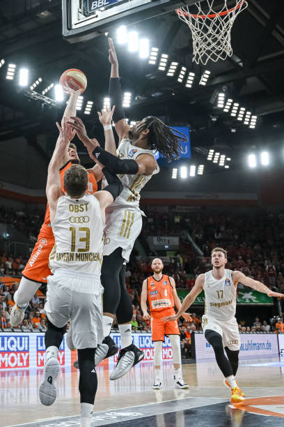 鼓励球员在 鼓励球员在