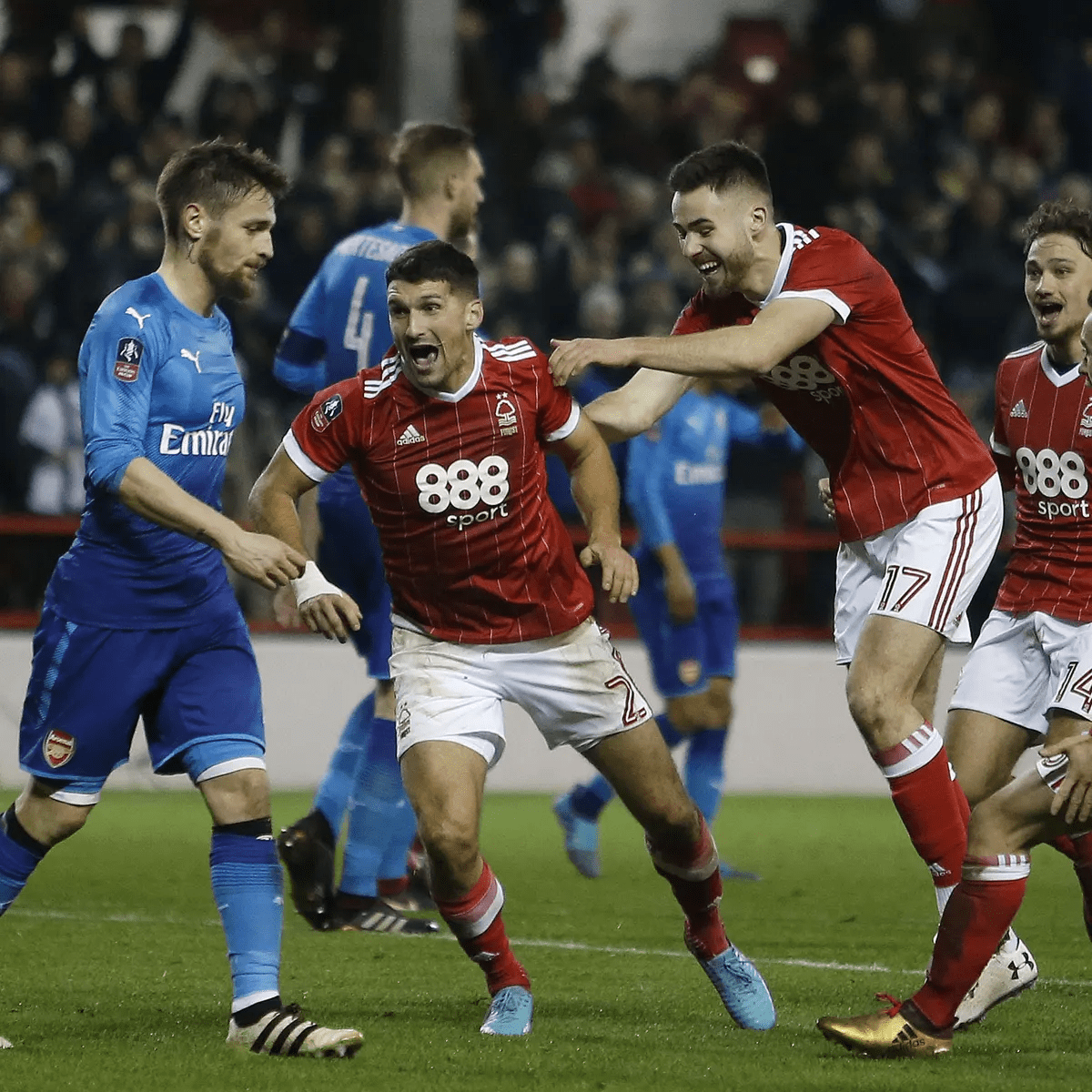 被球员完全 被球员完全