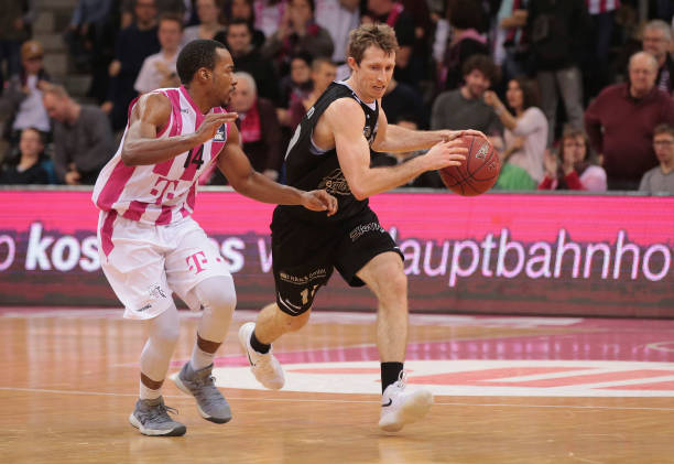 显示出其不 显示出其不